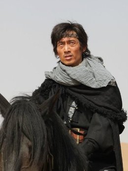 大漠苍狼剧情介绍_天天影视