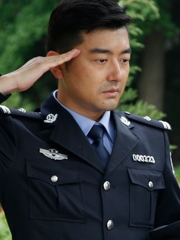 战斧行动剧情介绍_天天影视