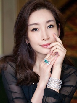 红玫瑰与白玫瑰剧情介绍_天天影视