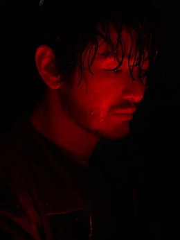 戴假发的人剧情介绍_天天影视