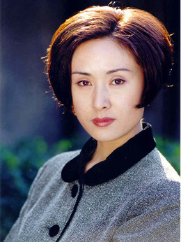 走出硝烟的女神剧情介绍_天天影视