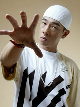 最爱女人购物狂剧情介绍_天天影视