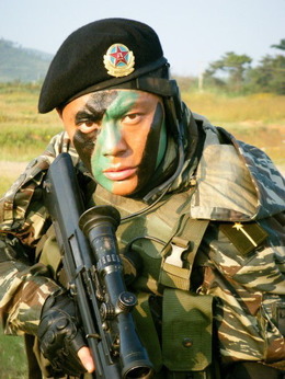 狙击生死线剧情介绍_天天影视