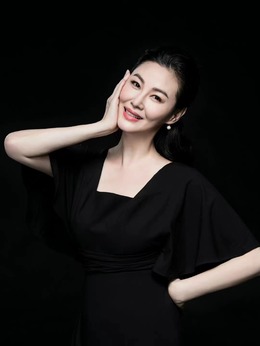 蓝色妖姬剧情介绍_天天影视