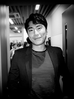 W两个世界剧情介绍_天天影视