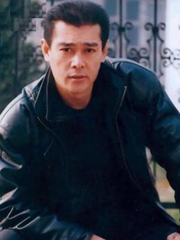 皎洁的月亮剧情介绍_天天影视