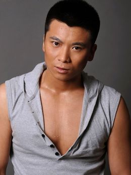 浴火危城剧情介绍_天天影视