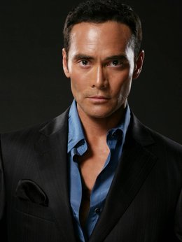 假面骑士龙骑美版剧情介绍_天天影视